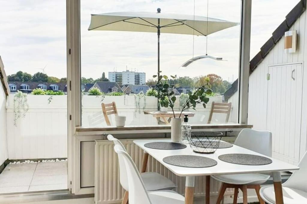 מארל Modernes Und Ruhiges Appartement Mit Loggia מראה חיצוני תמונה