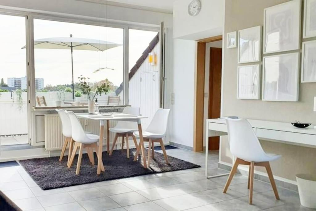 מארל Modernes Und Ruhiges Appartement Mit Loggia מראה חיצוני תמונה