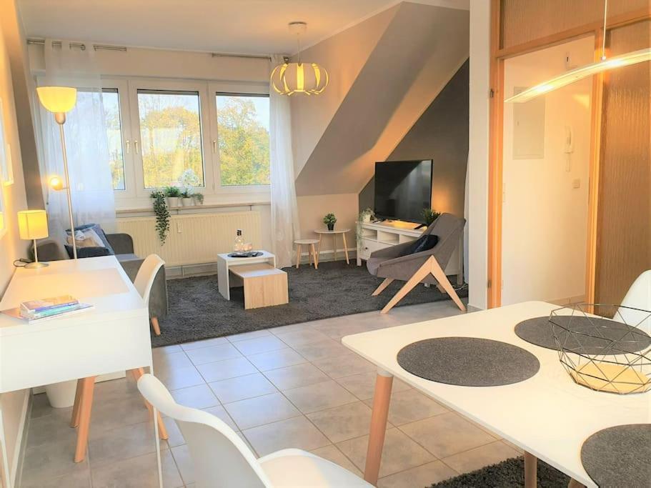 מארל Modernes Und Ruhiges Appartement Mit Loggia מראה חיצוני תמונה