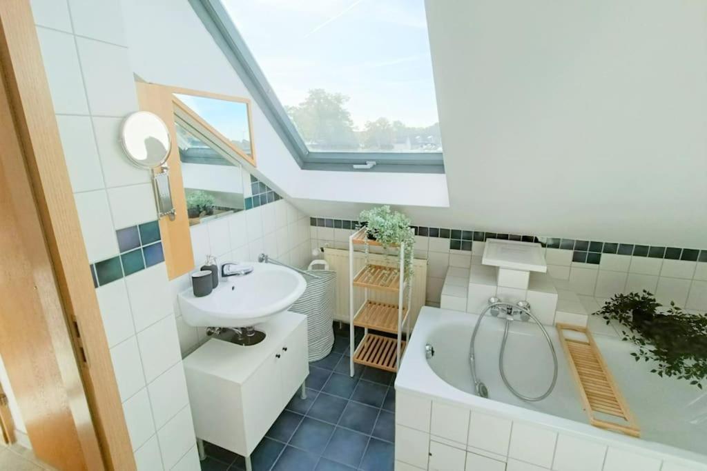 מארל Modernes Und Ruhiges Appartement Mit Loggia מראה חיצוני תמונה