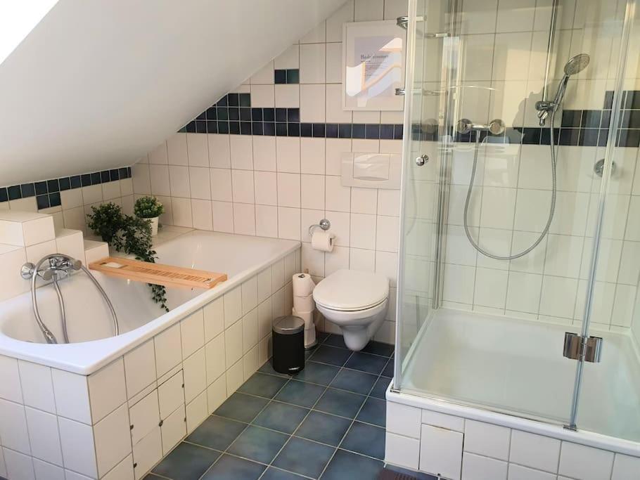 מארל Modernes Und Ruhiges Appartement Mit Loggia מראה חיצוני תמונה
