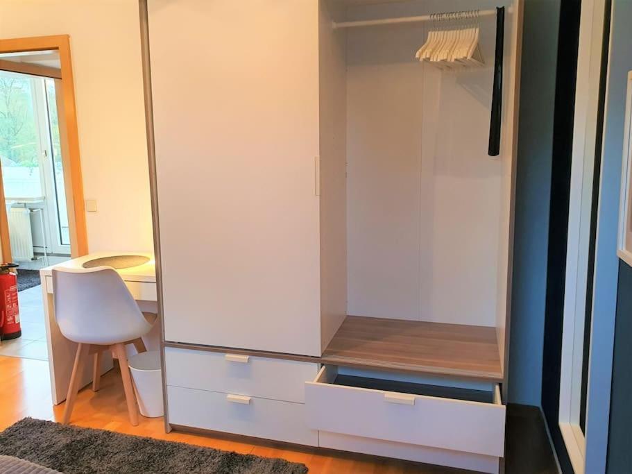 מארל Modernes Und Ruhiges Appartement Mit Loggia מראה חיצוני תמונה