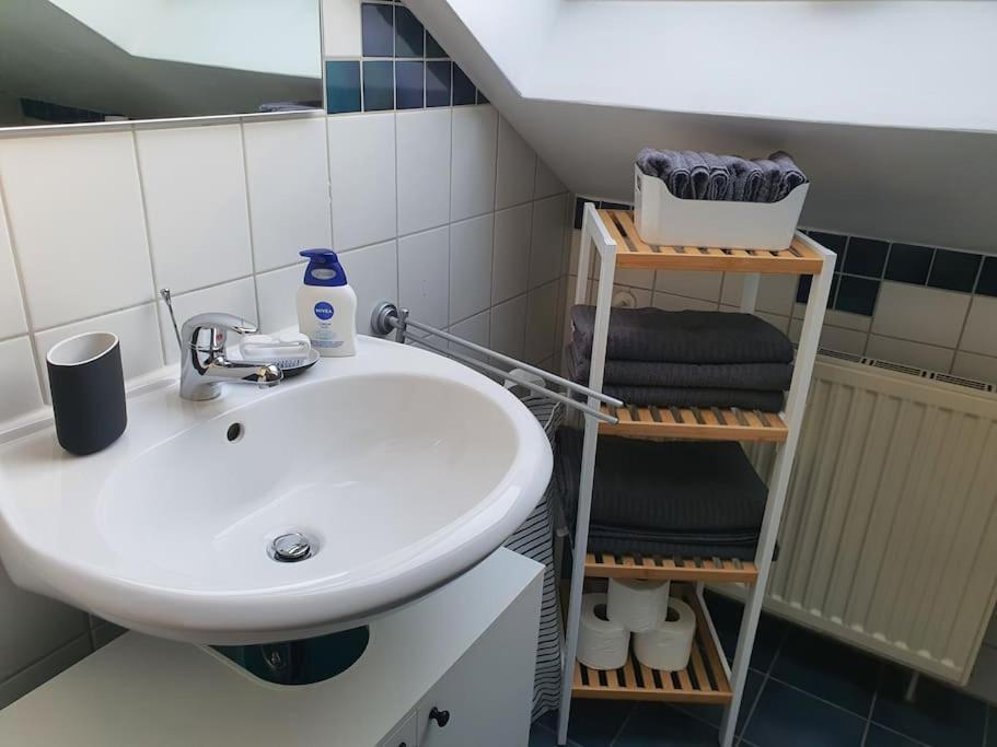 מארל Modernes Und Ruhiges Appartement Mit Loggia מראה חיצוני תמונה